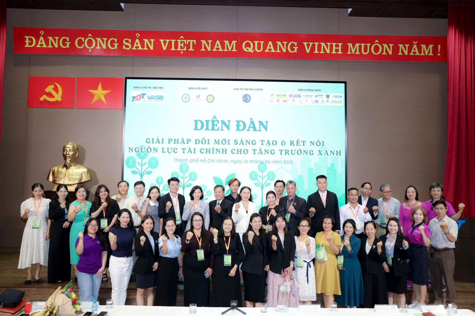 ✍️ Word of Life – Cầu nối từ tiêu dùng thông minh đến tài chính xanh