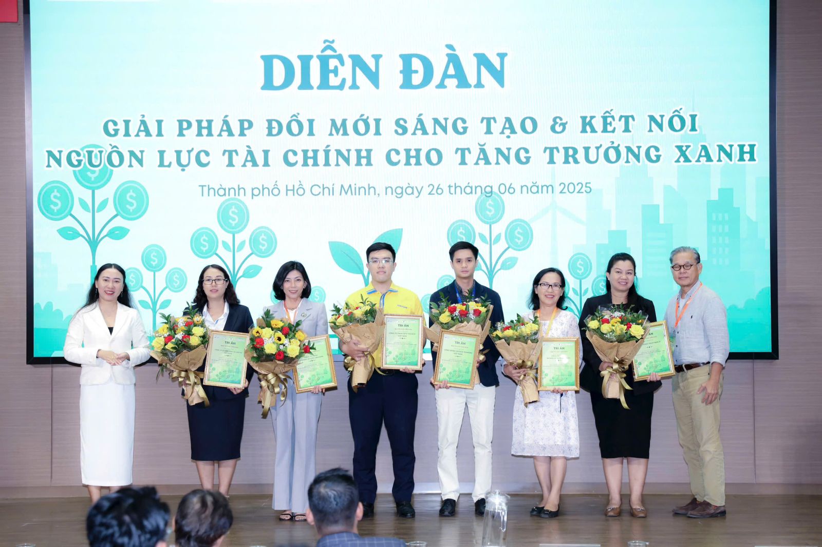 ✍️ Word of Life – Cầu nối từ tiêu dùng thông minh đến tài chính xanh