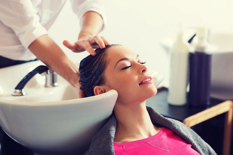 Hướng dẫn chăm sóc tóc tại nhà sau khi gội đầu dưỡng sinh
